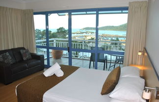 Photo 2 - Coral Sea Vista Apartments