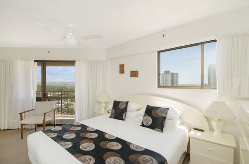 Photo 5 - Burleigh Esplanade Apartments