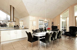 Foto 1 - 8 Person Holiday Home in Blavand