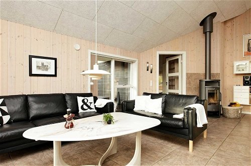 Photo 13 - 8 Person Holiday Home in Blavand