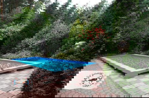 Foto 1 - Lavish Holiday Home With Private Pool