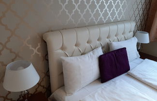 Photo 3 - Trendy Deluxe Apartments