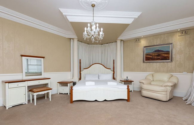 Classic 5 Beds Mt Dandenong Resort - Photo 4