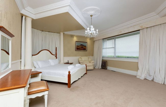 Classic 5 Beds Mt Dandenong Resort - Photo 6
