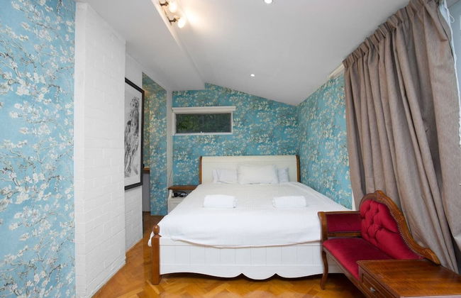Classic 5 Beds Mt Dandenong Resort - Photo 10