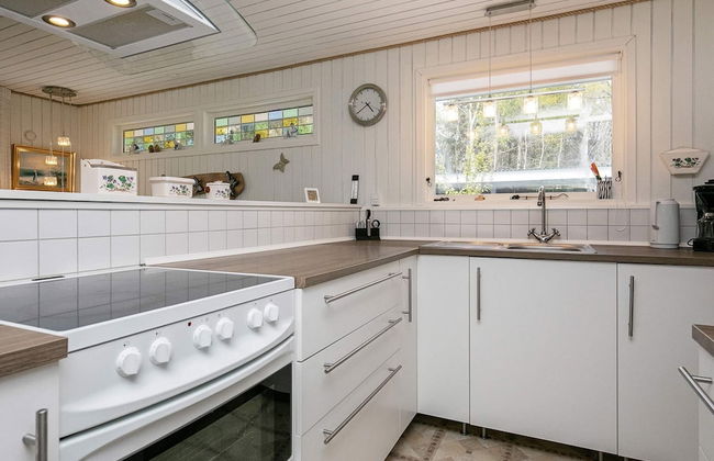 4 Person Holiday Home in Logstor - Foto 14
