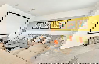 Foto 3 - Lakefront Home w Pool Loft Cinema Games BBQ