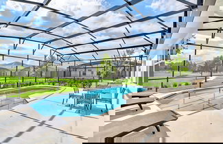 Foto 1 - Lakefront Home w Pool Loft Cinema Games BBQ