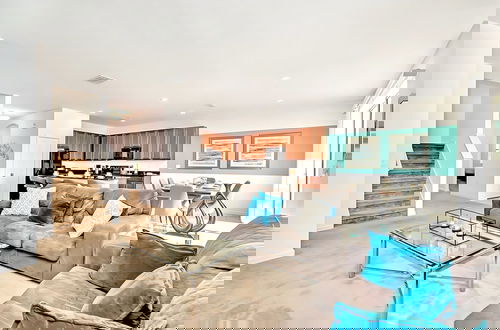 Foto 2 - Lakefront Home w Pool Loft Cinema Games BBQ