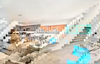 Foto 2 - Lakefront Home w Pool Loft Cinema Games BBQ