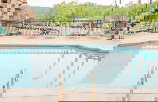 Foto 2 - Luxurious Condo Pool Fireplace Hiking