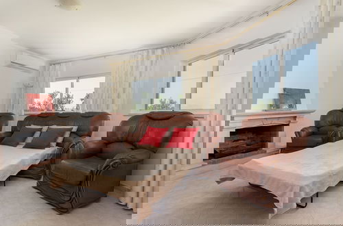 Foto 35 - BnB Homes Luxurious Apartment With 2 Bedrooms