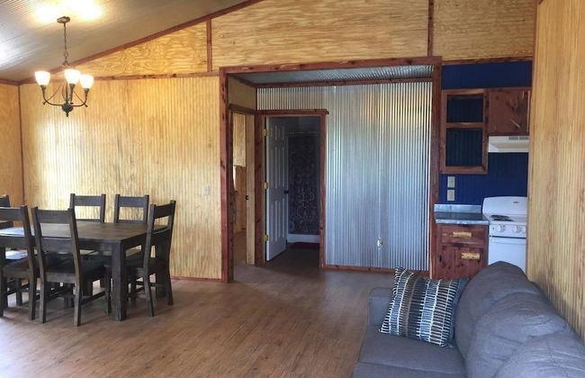 Anglers Riverfront Cabins - Photo 2
