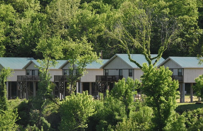 Anglers Riverfront Cabins - Photo 1