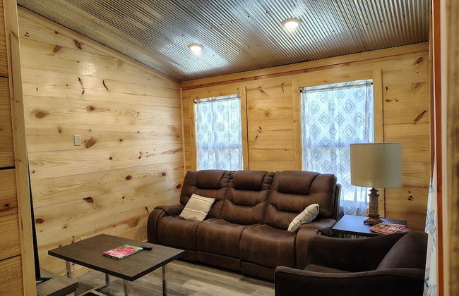 Anglers Riverfront Cabins - Photo 18
