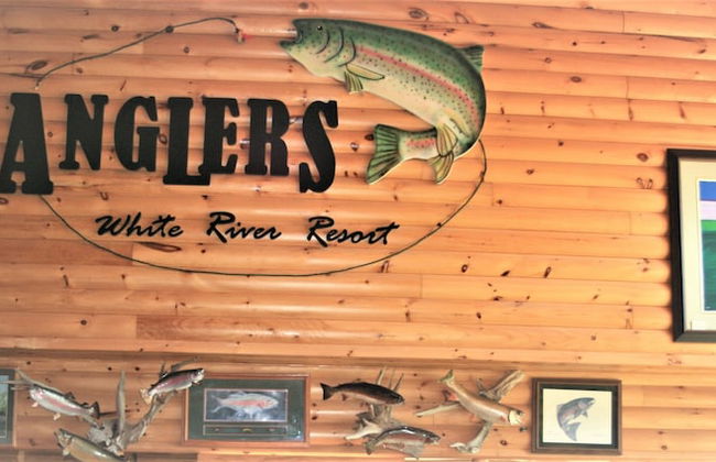 Anglers Riverfront Cabins - Photo 28