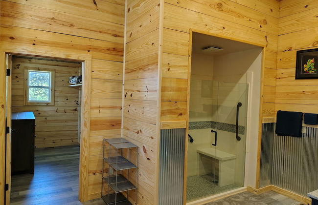 Anglers Riverfront Cabins - Photo 27