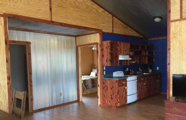 Anglers Riverfront Cabins - Photo 10