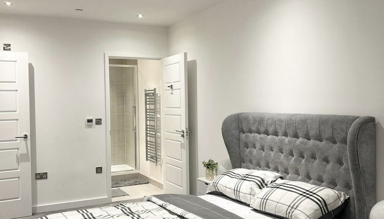 Foto 1 - Beautiful 2-bed High Rise Apartment in Royal Wharf