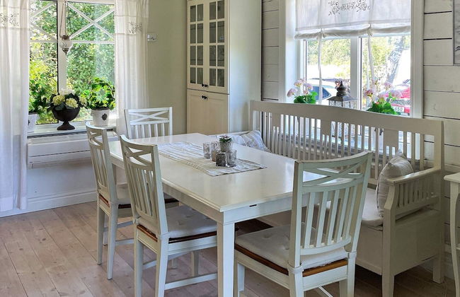 4 Star Holiday Home in Tjorn - Foto 16