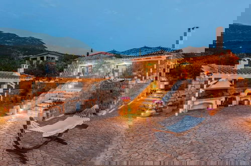 Photo 6 - Mani s Aura Seaside-spacious Summer Retreat
