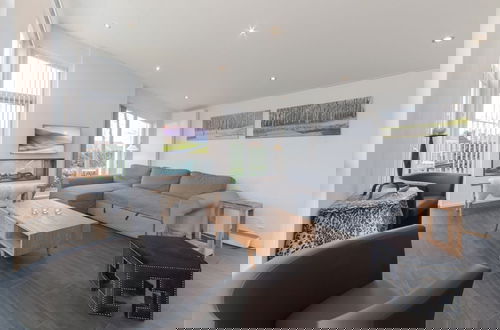 Photo 7 - Modern Chalet at the Edge of a Forest