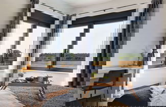 Photo 2 - Modern Villa With Heated Pool