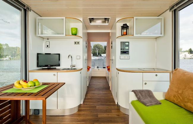 Houseboat on the Dahme - Photo 3