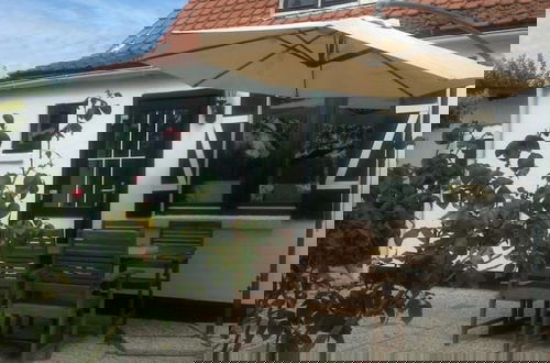 Foto 18 - Attractive Bungalow With Garden