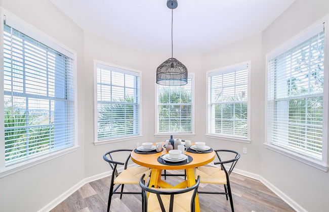 Spacious Pet-friendly Condo- 6 Mins From Disney - Photo 13