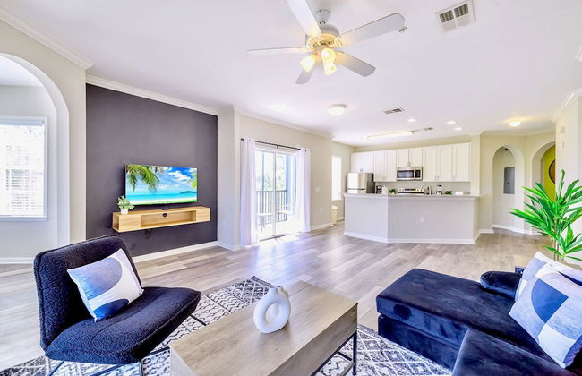 Spacious Pet-friendly Condo- 6 Mins From Disney - Photo 6