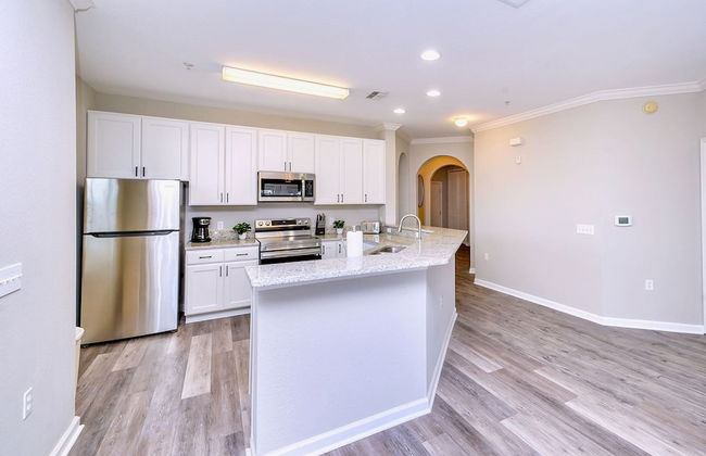 Spacious Pet-friendly Condo- 6 Mins From Disney - Photo 11