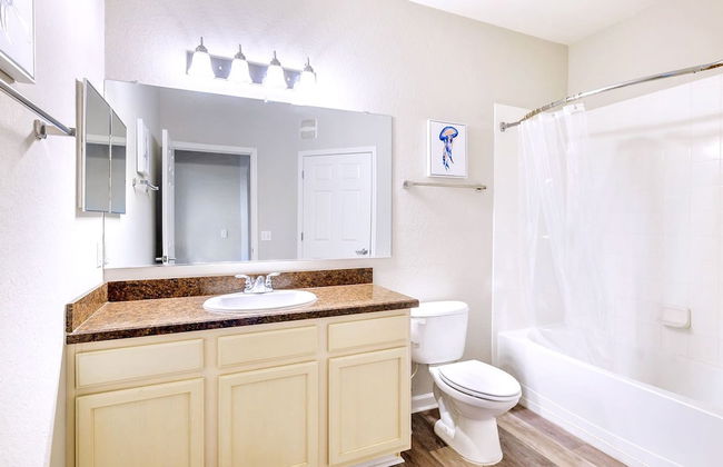 Spacious Pet-friendly Condo- 6 Mins From Disney - Photo 18