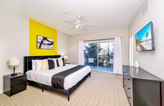 Spacious Pet-friendly Condo- 6 Mins From Disney - Photo 3
