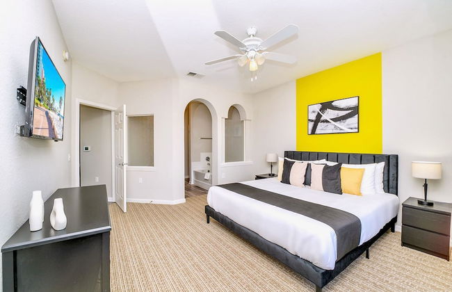 Spacious Pet-friendly Condo- 6 Mins From Disney - Photo 14