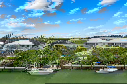 Photo 4 - Emerald Oasis Lux Waterfront Gem Pool Kayaks