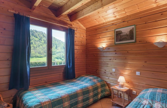 Chalet in Lovely, Rich Forest Setting With a Beautiful View - Foto 16