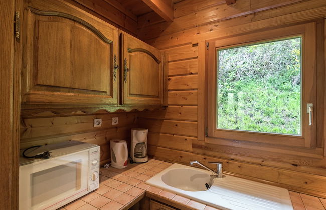 Chalet in Lovely, Rich Forest Setting With a Beautiful View - Foto 32