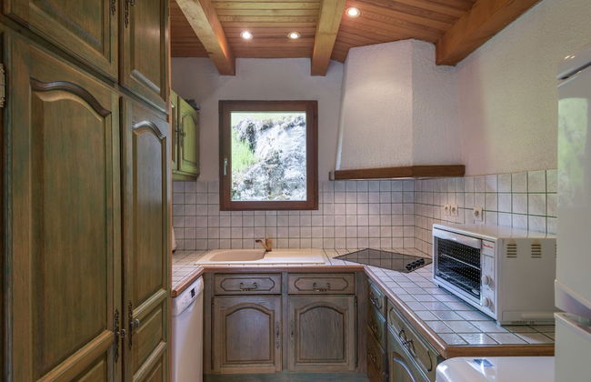 Chalet in Lovely, Rich Forest Setting With a Beautiful View - Foto 21