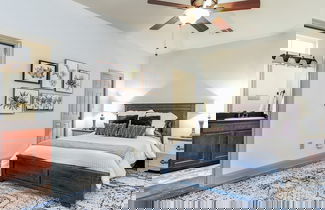 Photo 2 - Upstay - Govalle Get-a-way