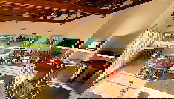 Coin salon dans le hall