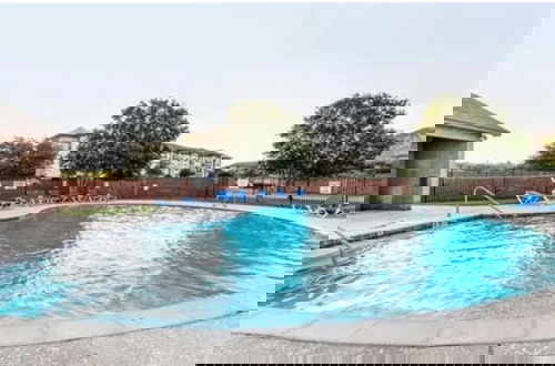 Photo 2 - The Castle by the Lake w Pool Balcony Grandscape