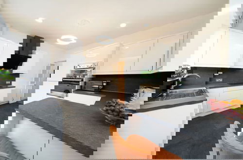 Photo 17 - Taigh Tatha - Stylish 3 bed Home