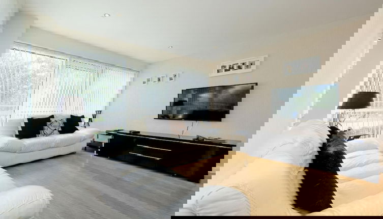 Photo 1 - Deluxe and Secure Apartment Close to Aberdeen City Centre