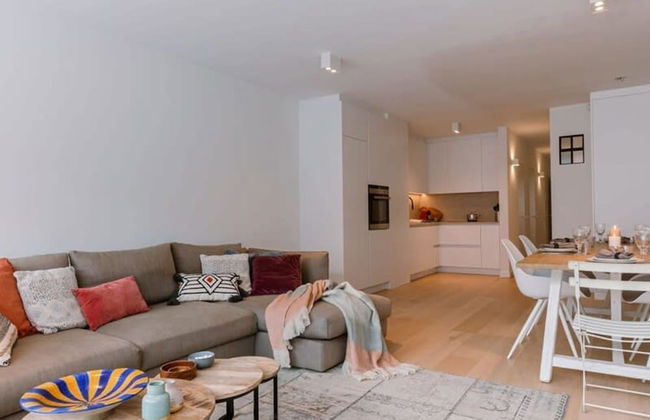 Spacious two Bedroom Apartment in Knokke - Photo 4