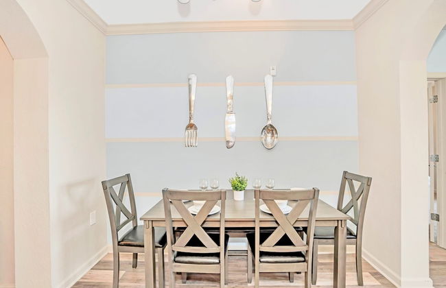 Upstay - Pet-friendly Condo w Pool and Hot Tub - Photo 4