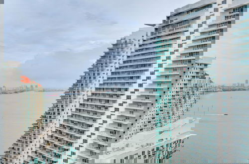 Foto 29 - Oceanfront Luxury Condos