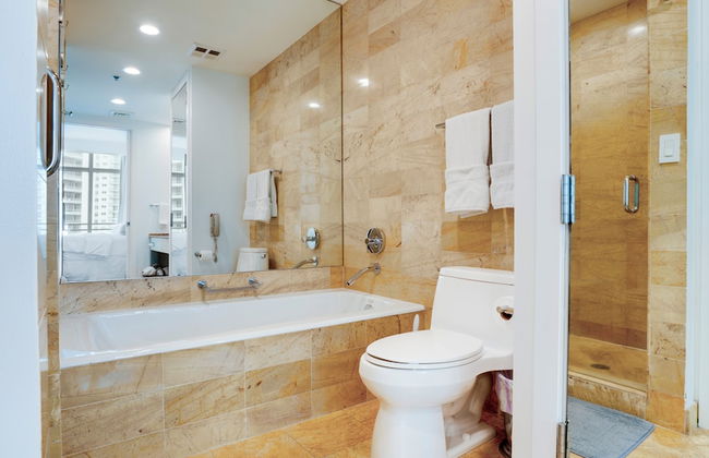 Oceanfront Luxury Condos - Foto 17