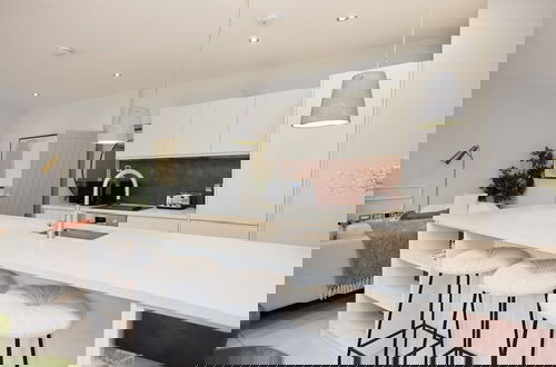 Photo 2 - The Putney Retreat - Charming 2bdr Flat