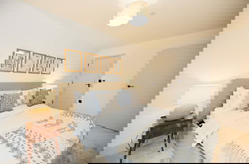 Photo 4 - The South Wimbledon Place - Adorable 2bdr Flat With Balcony